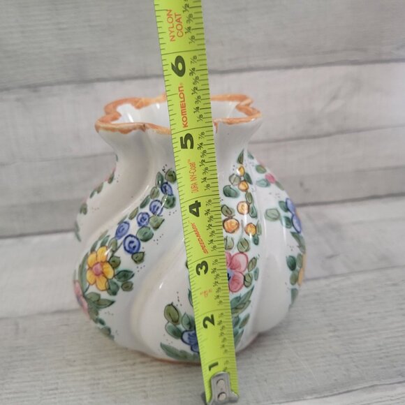 Hand-Painted Daruta Italian Ceramic Floral Vase With Scalloped Rim & Vibrant Flo - Picture 5 of 5